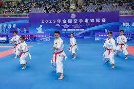 采的政策背 采的政策背